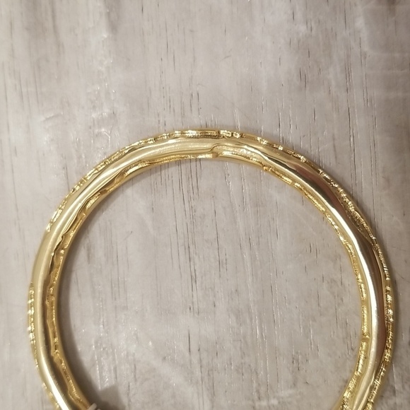 💕TRINA TURK💕 Textured Gold Bangle Bracelet NWT - Picture 5 of 11